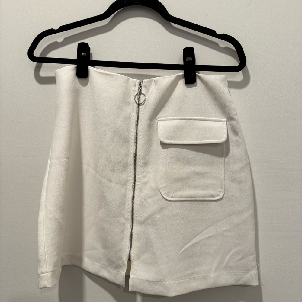 Forever 21 White Mini Skirt with front pocket